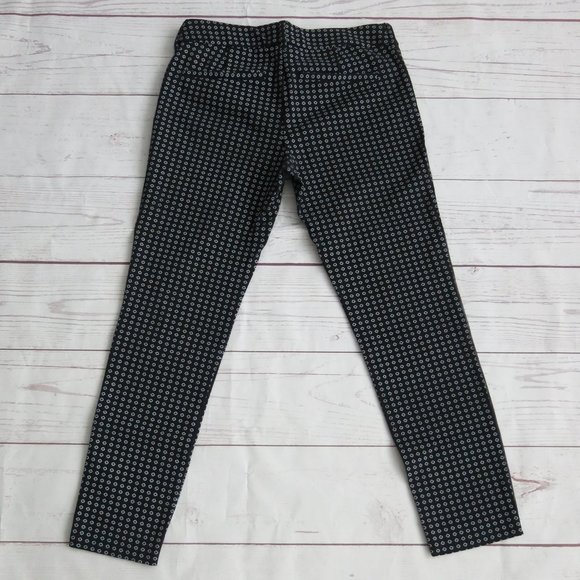 Old Navy The Diva Black Geo Daisy Cropped Capri Pants - Size 2 - Picture 2 of 6